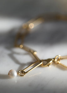 Fluid gold paperclip bracelet | Rocking Vibe