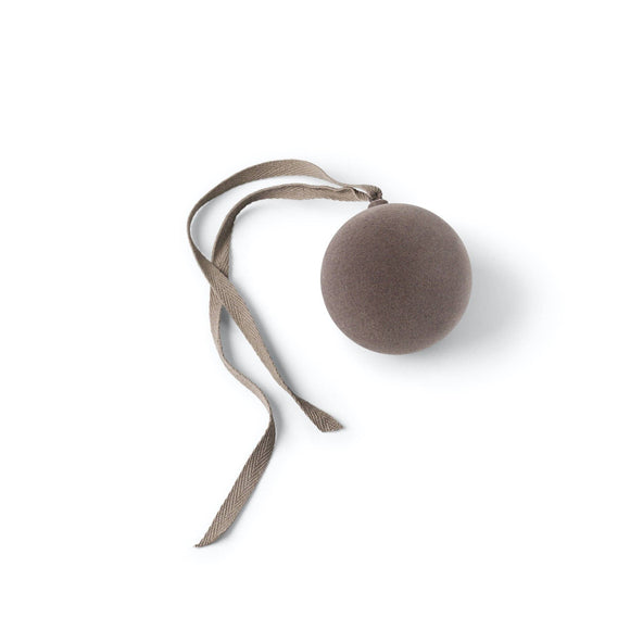 Velvety tone, small nude grey